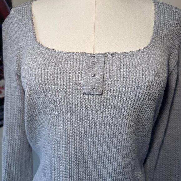 Fabletics Waffle Knit Long Sleeve Cropped Workout Shirt - Picture 12 of 14